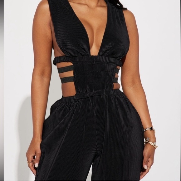 Jumpsuit - Picture 3 of 4